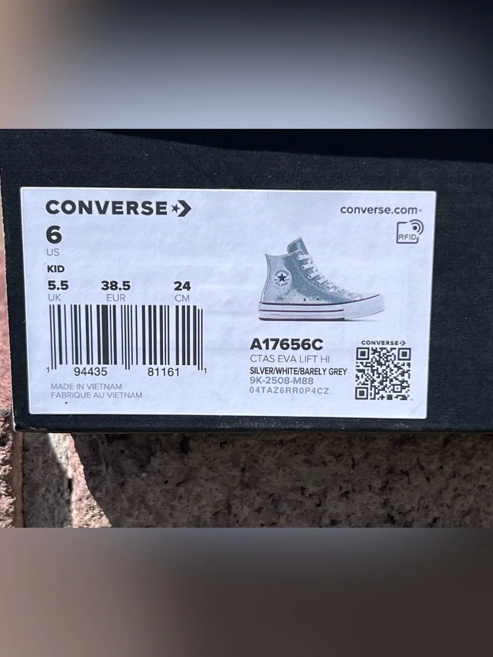 Converse sparkling silver